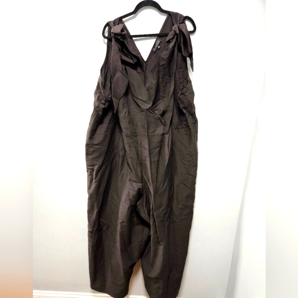 Black wide leg pants jump suit.